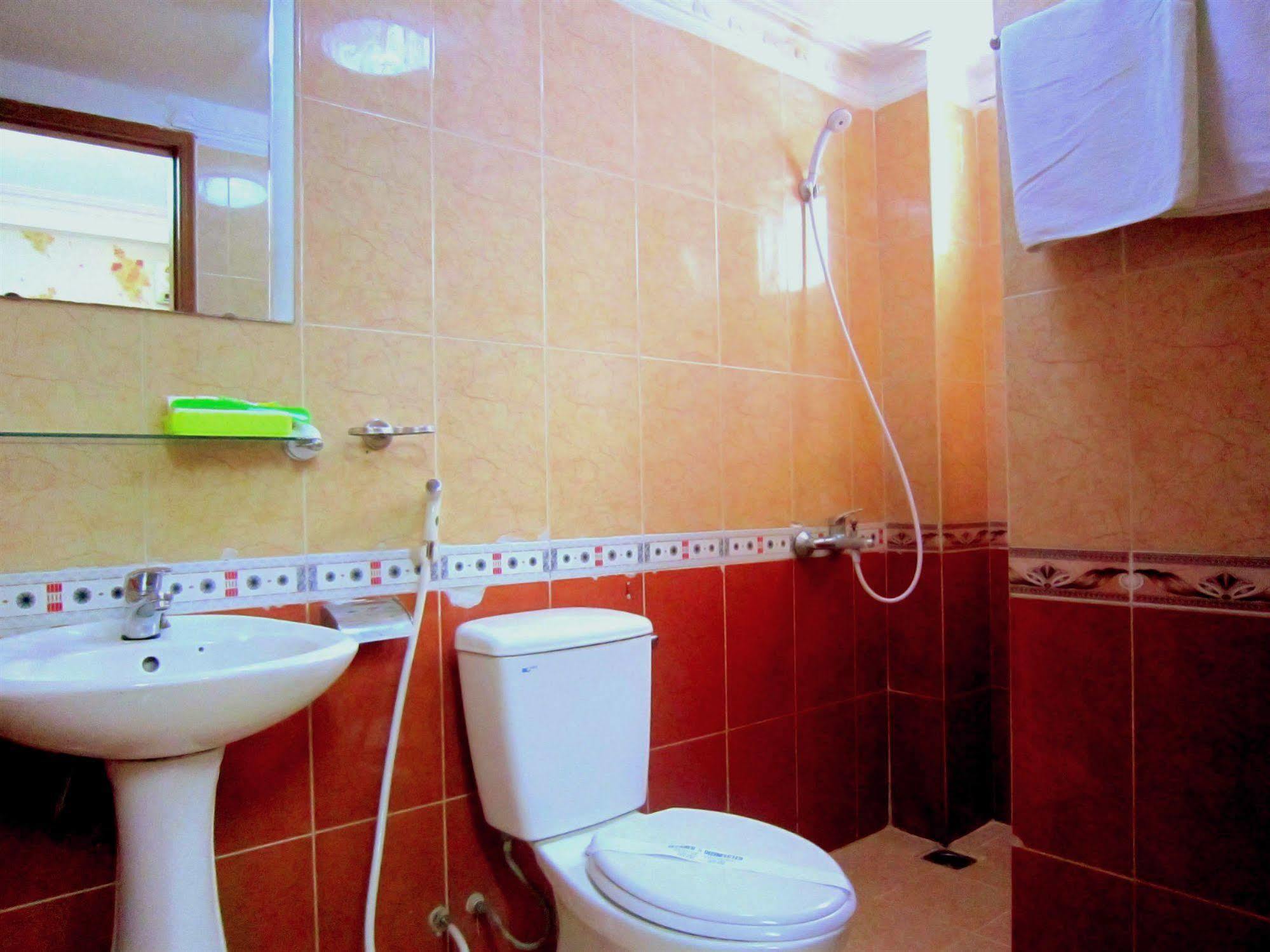 Thuy Tien Hotel Thành Pho Ho Chí Minh Esterno foto